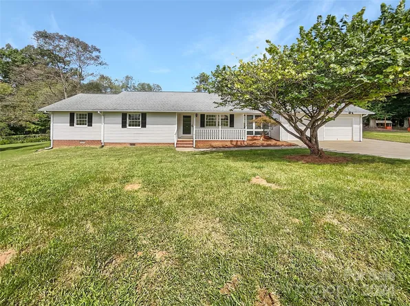 156 Walking Horse Run, Stanley, NC 28164