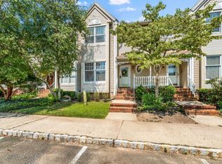 104 Northampton Dr #N104, Holmdel, NJ 07733