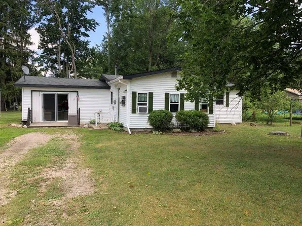 8891 S Harding Ave, Farwell, MI 48622