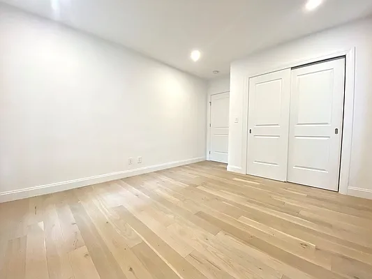 Rented by The Dermot Realty Management Company | media 26