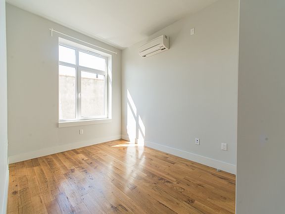 4th image of 1038 Greene Ave #317