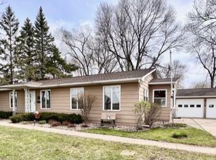 715 Lakeland Dr SE, Willmar, MN 56201