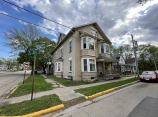 305 Monroe Ave, Dixon, IL 61021