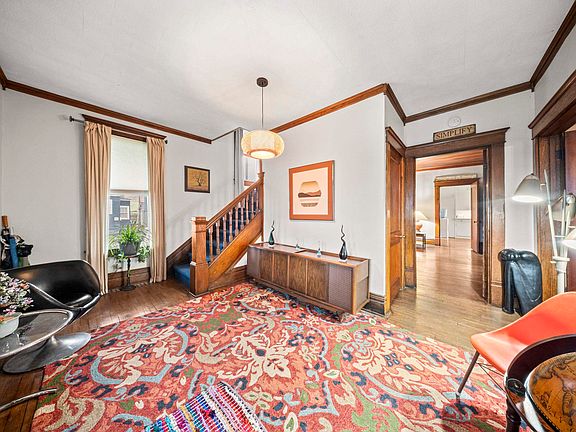 4th image of 201 Etna St