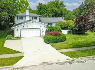 2442 Olde Sawmill Blvd, Dublin, OH 43016