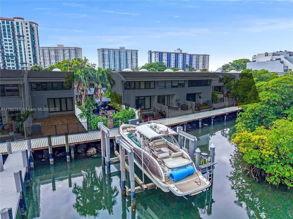 311 Poinciana Dr #801, North Miami Beach, FL 33160