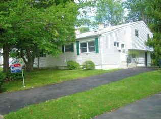 2955 Thunderhead Rd, Abington, PA 19001