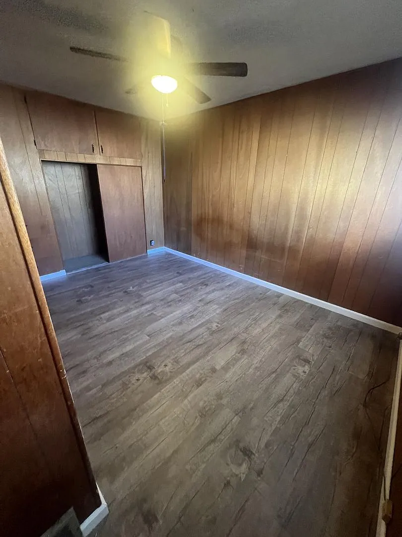 507 S Connor — Photo 2