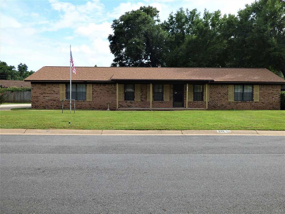 1st image of 879 Belle Rose Cir