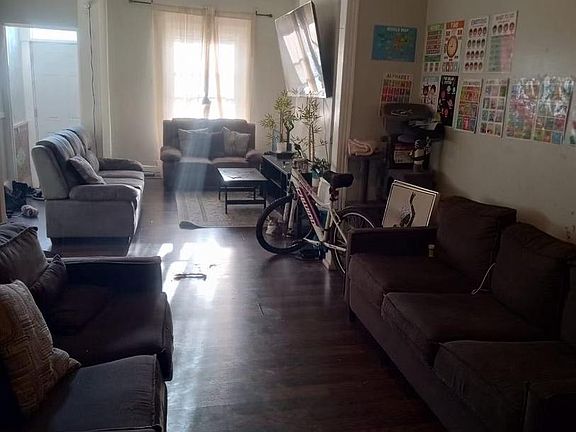 3rd image of 811 N Milton Ave