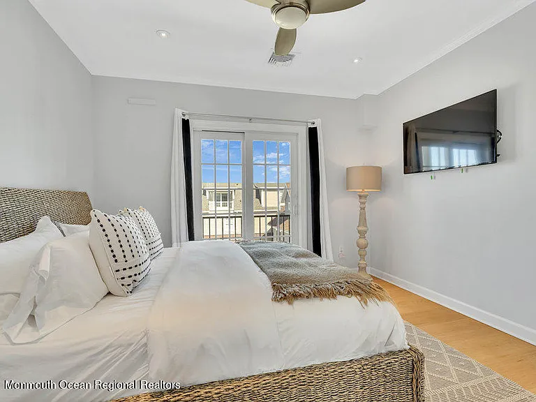 1302 Ocean Ave — Photo 56