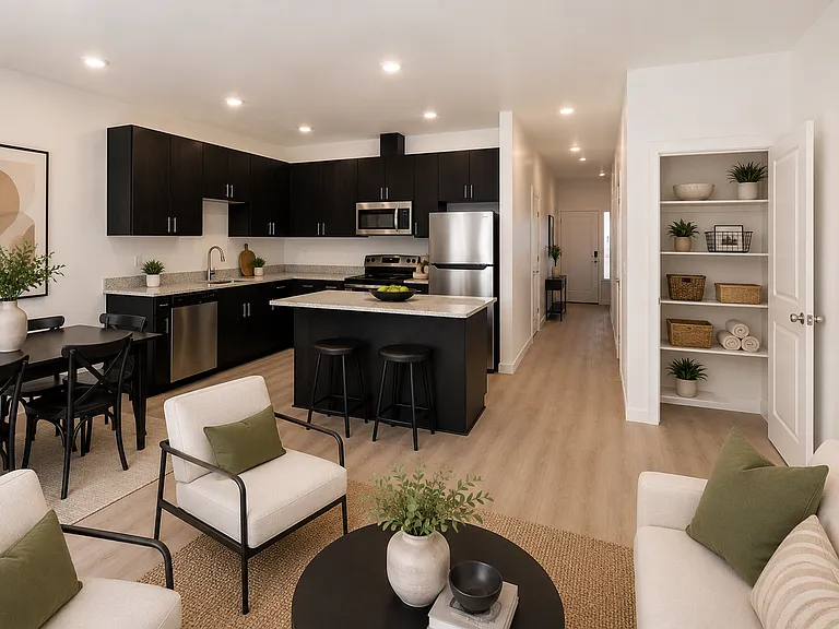 Midland Meadows — Photo 33