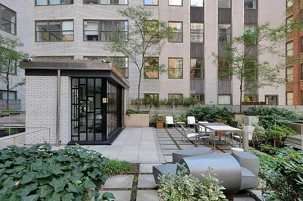 Rented by Compass | media 26