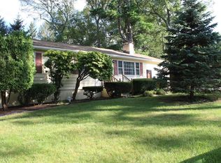 135 Oak Tree Dr, North Kingstown, RI 02852