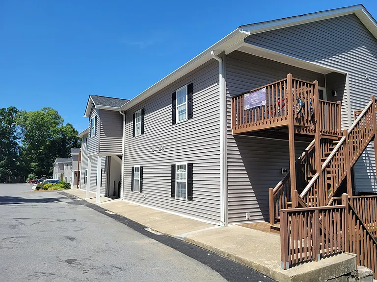 1425 College Heights Rd — Photo 47