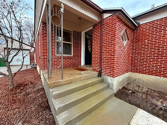 2nd image of 1944 Spring Ln