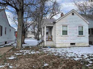 114 W 7th Ave, Hutchinson, KS 67501