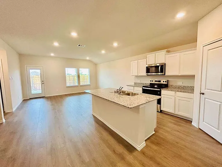 3431 Rendezvous Way — Photo 5