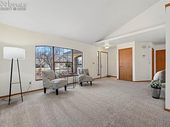 4th image of 2030 Heatherdale Dr