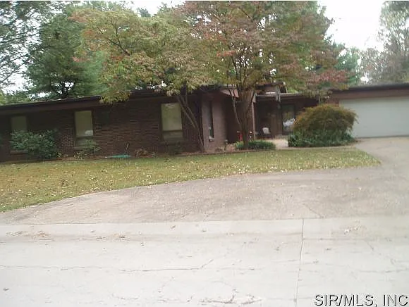 10 Hemlock Dr photo 1