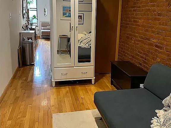 3rd image of 425 E 12th St #2D