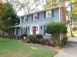 7 Three Meadows Ct, Greensboro, NC 27455