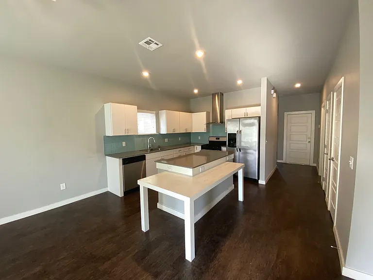 17612 Hampton Park Dr #B — Photo 13