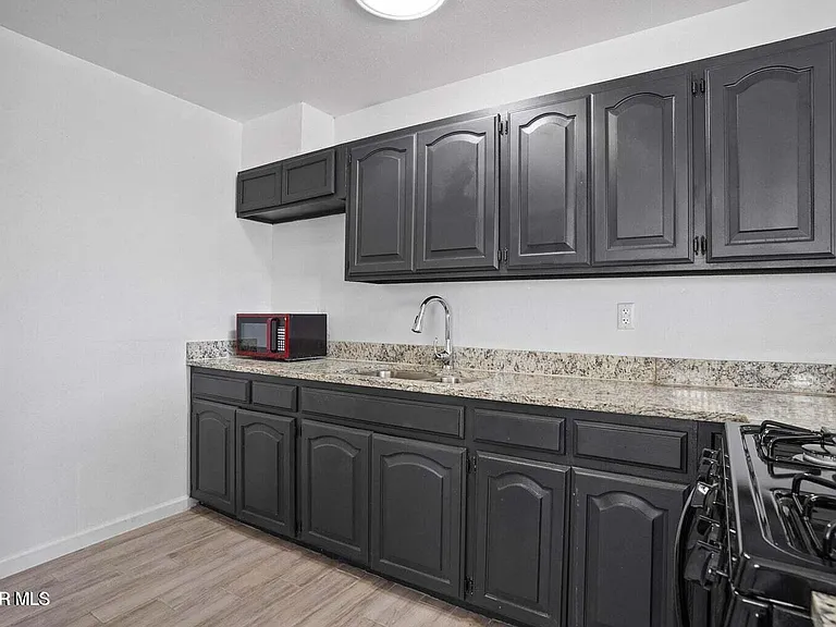 5021 Tetons Dr — Photo 10