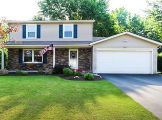 104 Bright Autumn Ln, Rochester, NY 14626
