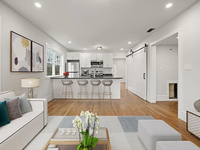 49 Milwood St #1 — Photo 4
