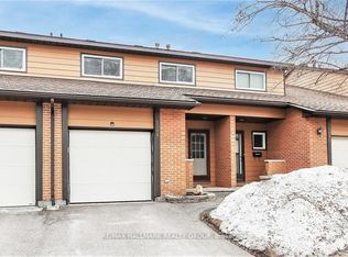 2088 Orient Park Dr, Ottawa, ON K1B4V9