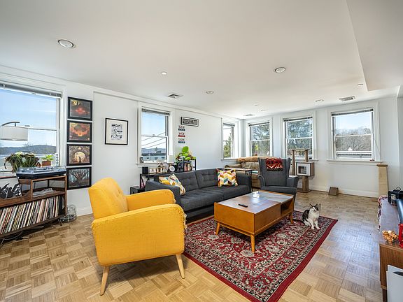 3rd image of 76 Main St APT 2B