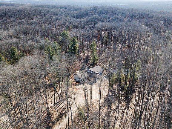 4th image of 6768 Wildwood Ct