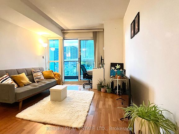 3rd image of 231 Fort York Blvd #618