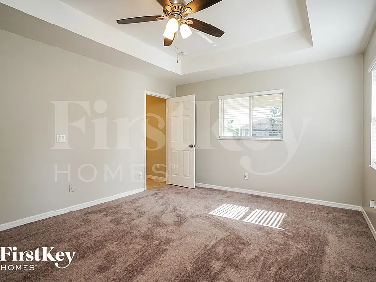 1217 SW 35th Ter — Photo 8