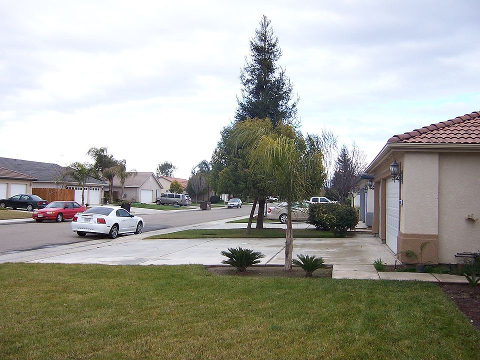 2nd image of 4749 W Evergreen Ct