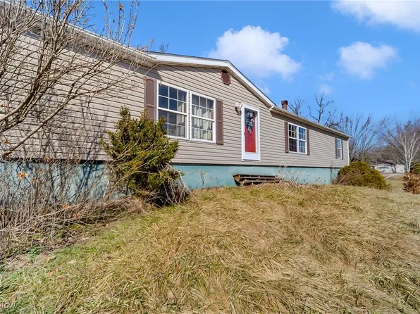 6009 Paris Ave, Louisville, OH 44641