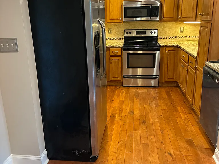2426 Jay Cir — Photo 6