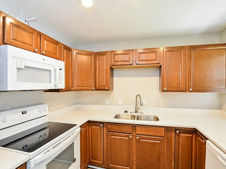 2156 Pimlico St — Photo 7
