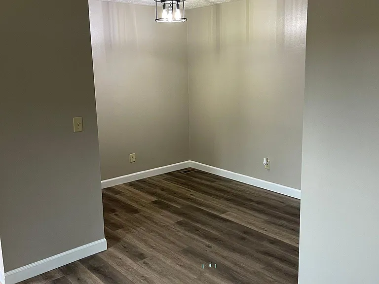 964 N Dorset Rd — Photo 2