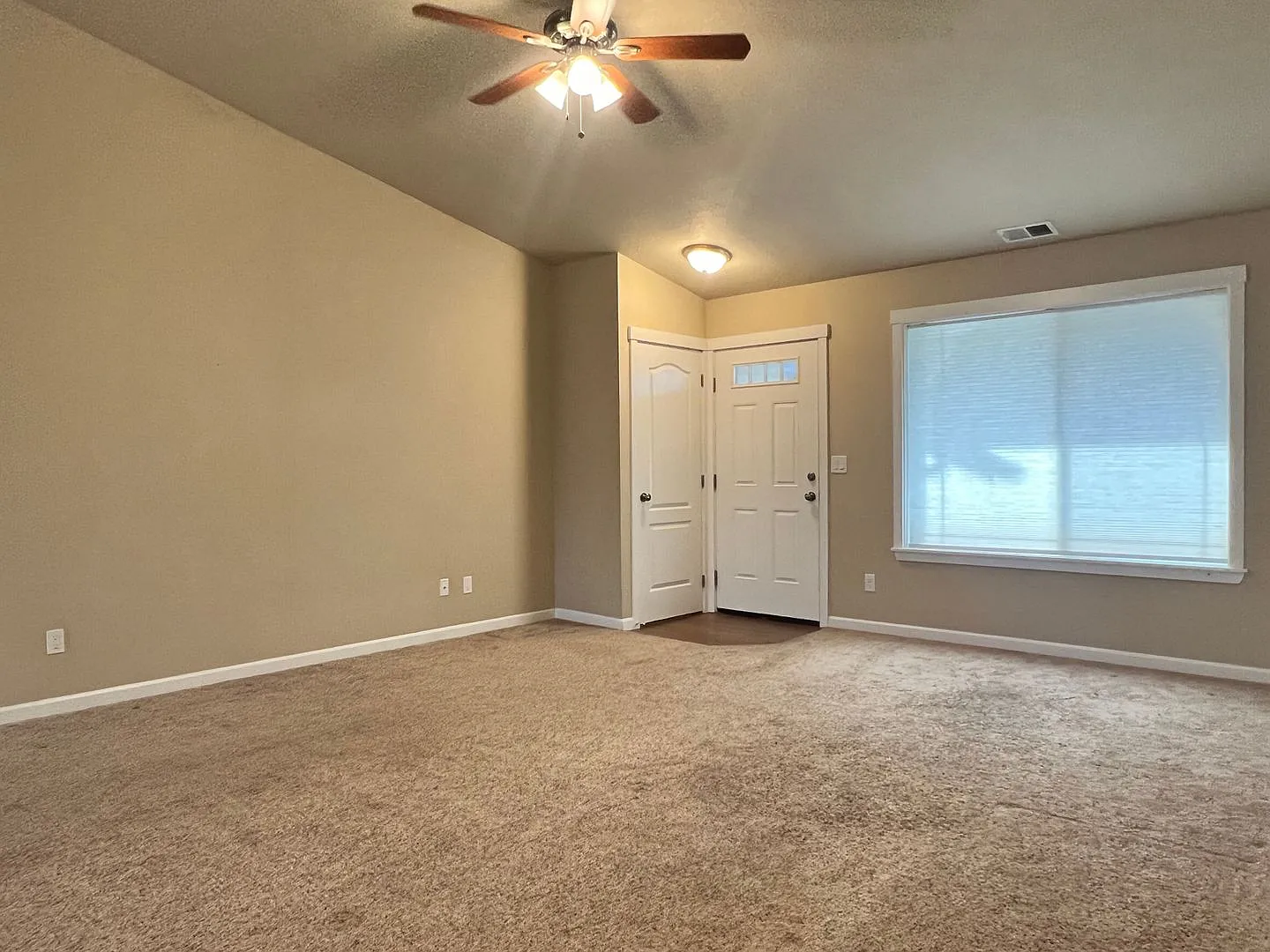 OWN938 — Photo 2