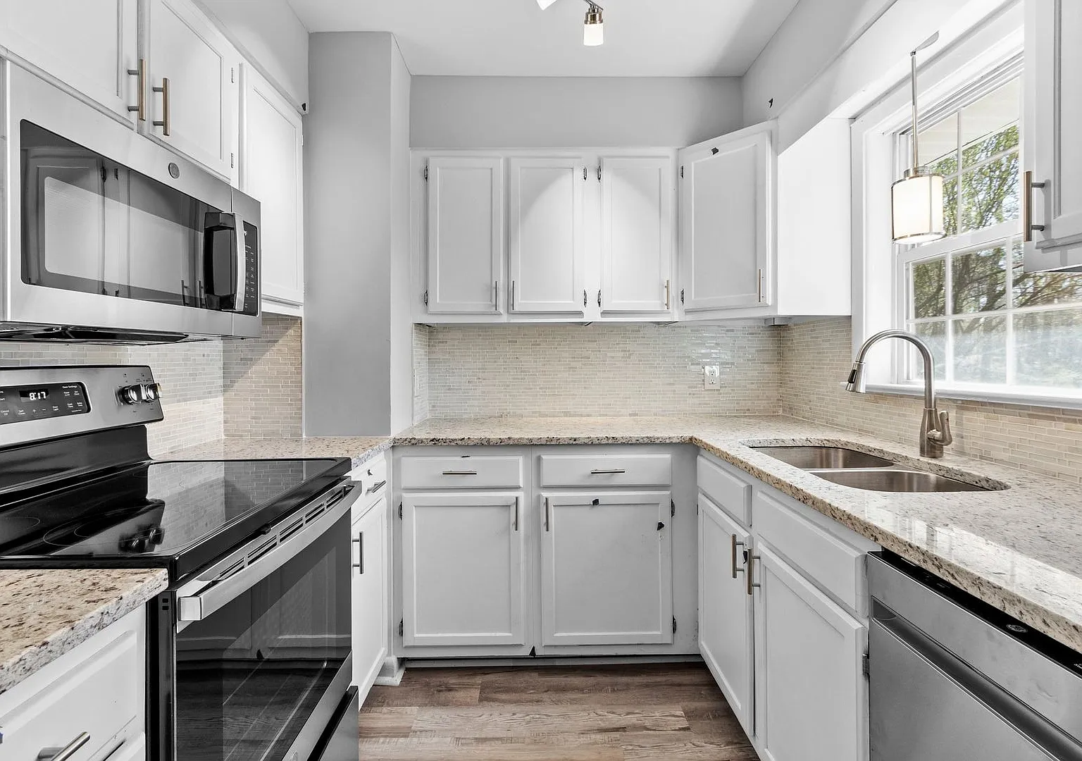 3 Bedroom Single Family Home — Photo 4