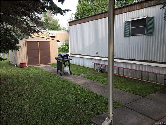4th image of 8137 Amy Jenn Dr