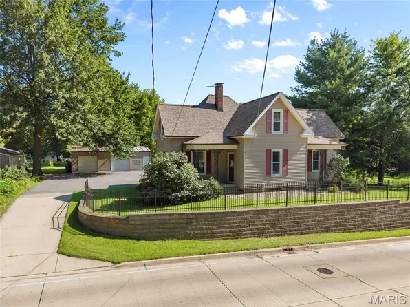 683 Glen Crossing Rd, Glen Carbon, IL 62034