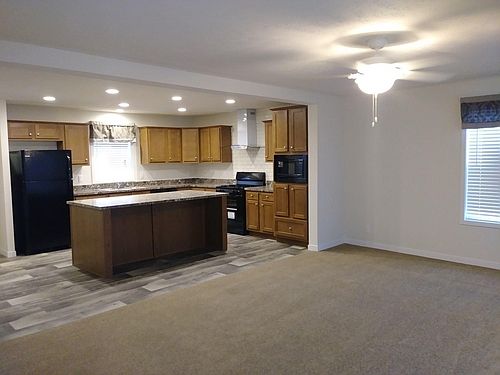 1st image of 1929 White Oak Ln