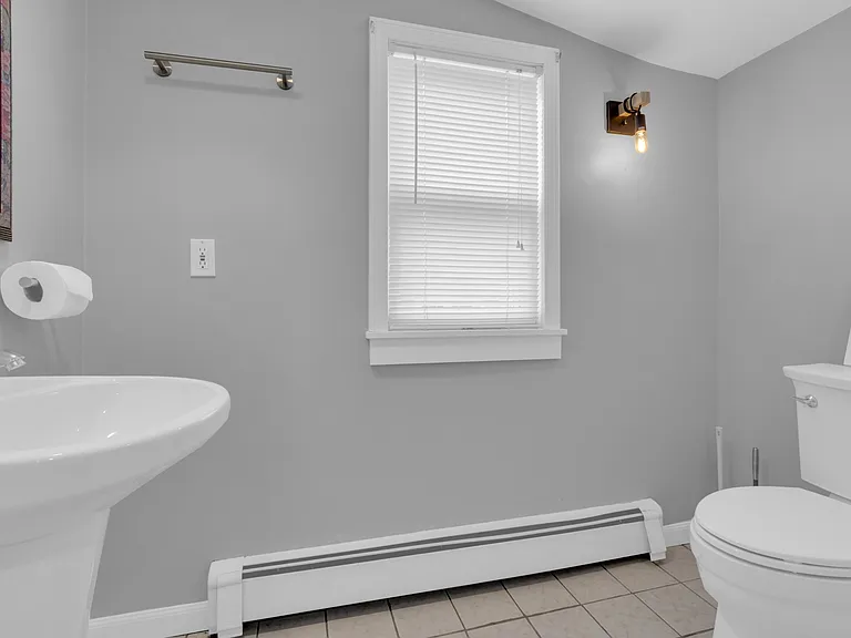 102 Orange St — Photo 25