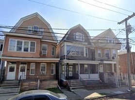 76 Ellis Ave