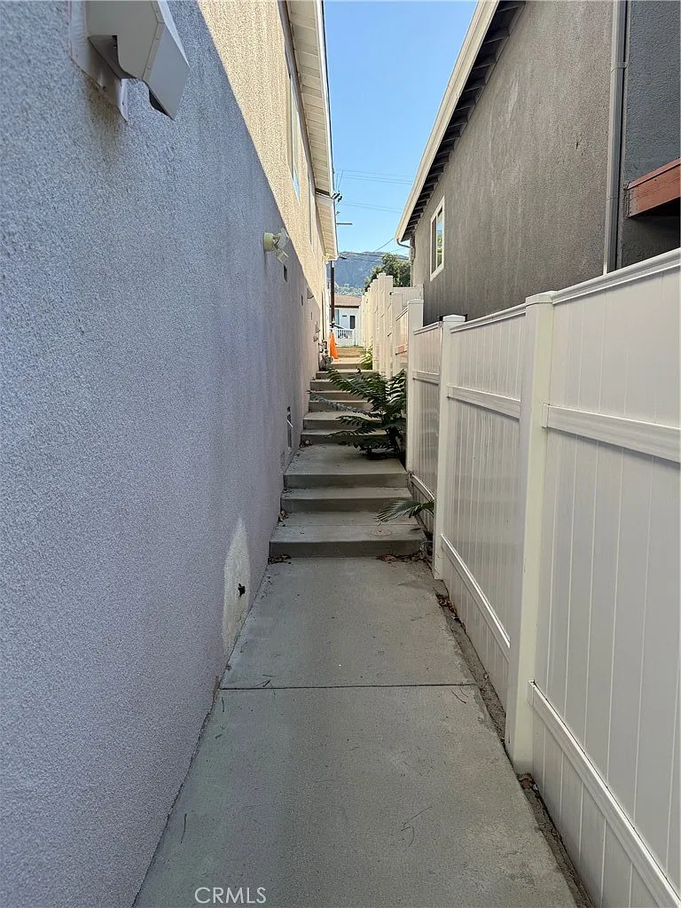 1 bed, 500 sqft, $1,900 — Photo 3