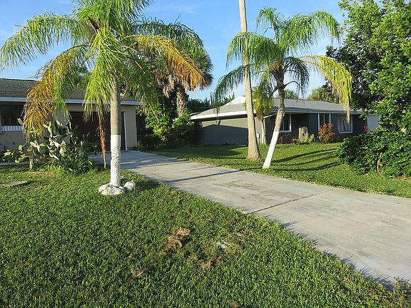Nice house on right of house