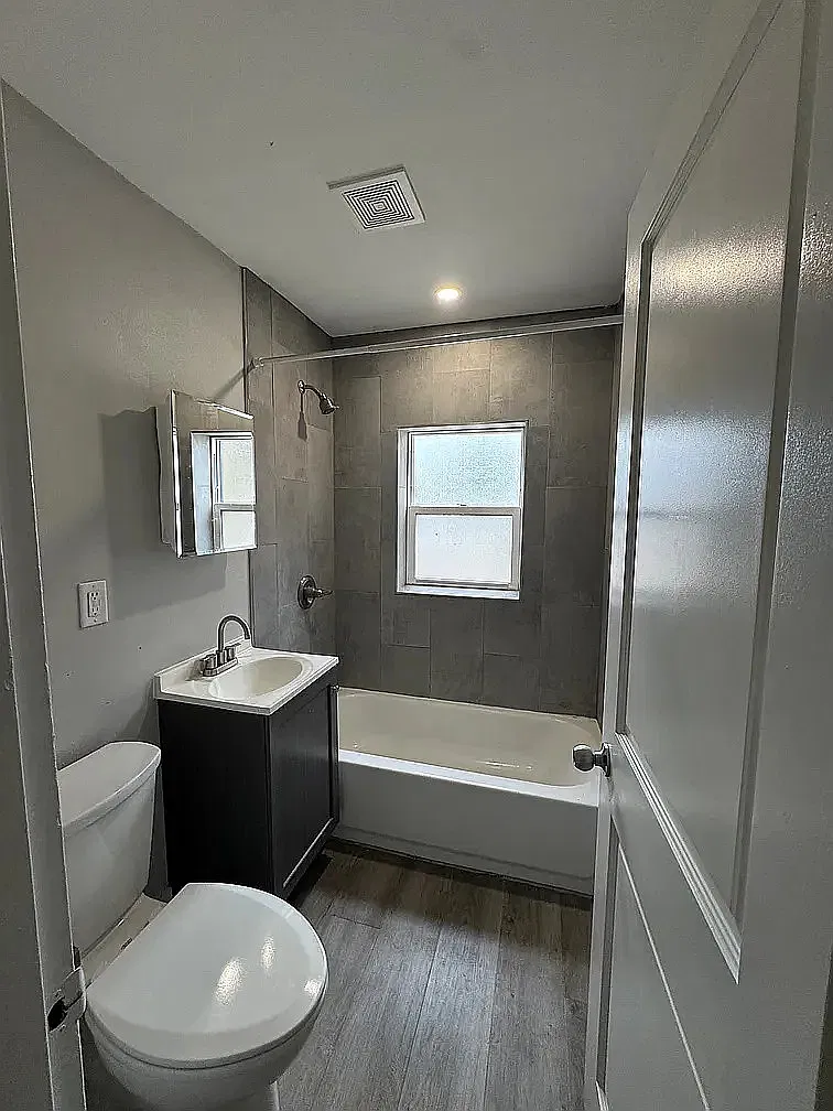 124 N Eddy St — Photo 4